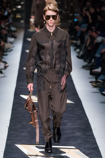 Look 13